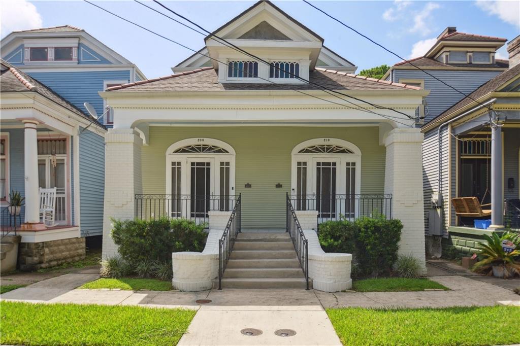 208-10 South Scott St