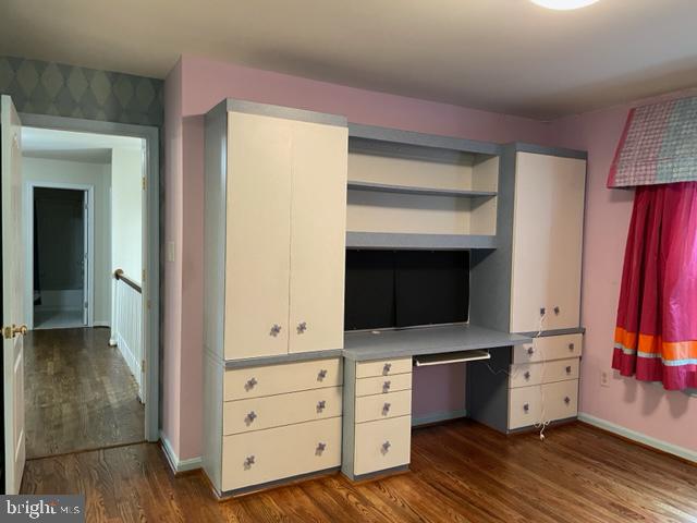 9419 Spruce Tree Circle Bethesda, MD 20814 - Photo 20 of 26 Bedroom three buiult ins