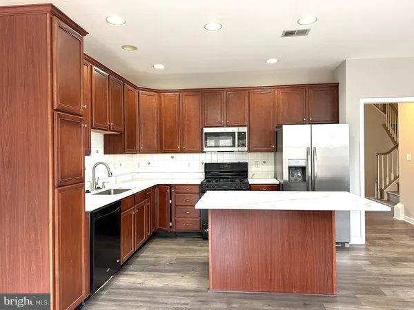 $3,300 | 22609 Welborne Manor Square, Ashburn, VA 20148