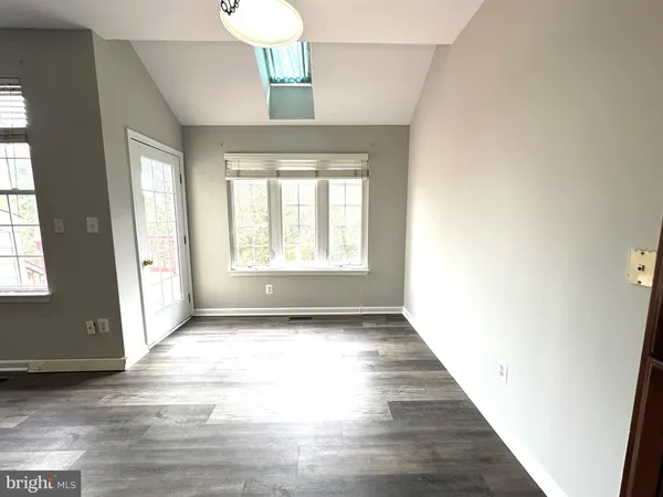 $3,300 | 22609 Welborne Manor Square, Ashburn, VA 20148