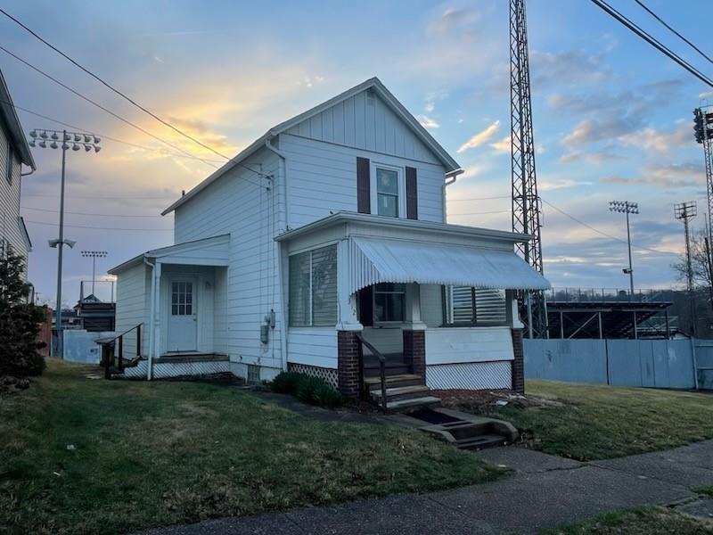 312 Jackson Avenue Vandergrift, PA 15690 - Photo 20 of 21 a view of a house with backyard and garden
