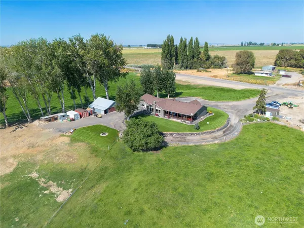 $779,900 | 1461 Sheffield Road, Mesa, WA 99343