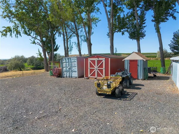 $779,900 | 1461 Sheffield Road, Mesa, WA 99343
