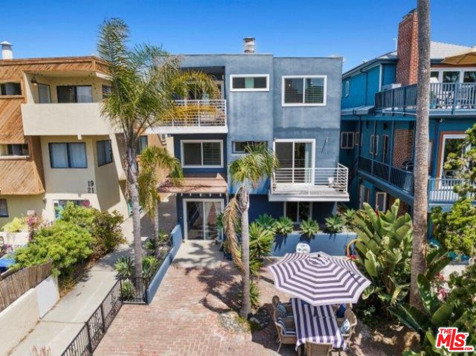 23 Buccaneer Street Marina del Rey, CA 90292 - Photo 30 of 39 a front view of house with outdoor seating and yard