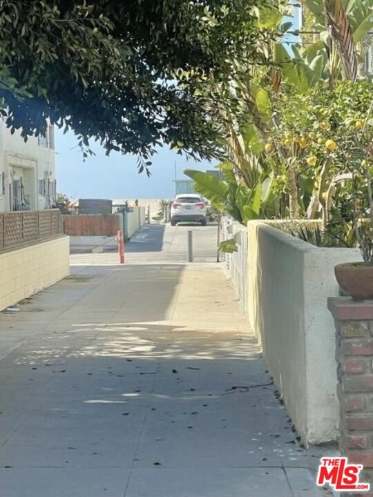 23 Buccaneer Street Marina del Rey, CA 90292 - Photo 34 of 39 a view of outdoor space and yard