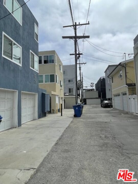 23 Buccaneer Street Marina del Rey, CA 90292 - Photo 38 of 39