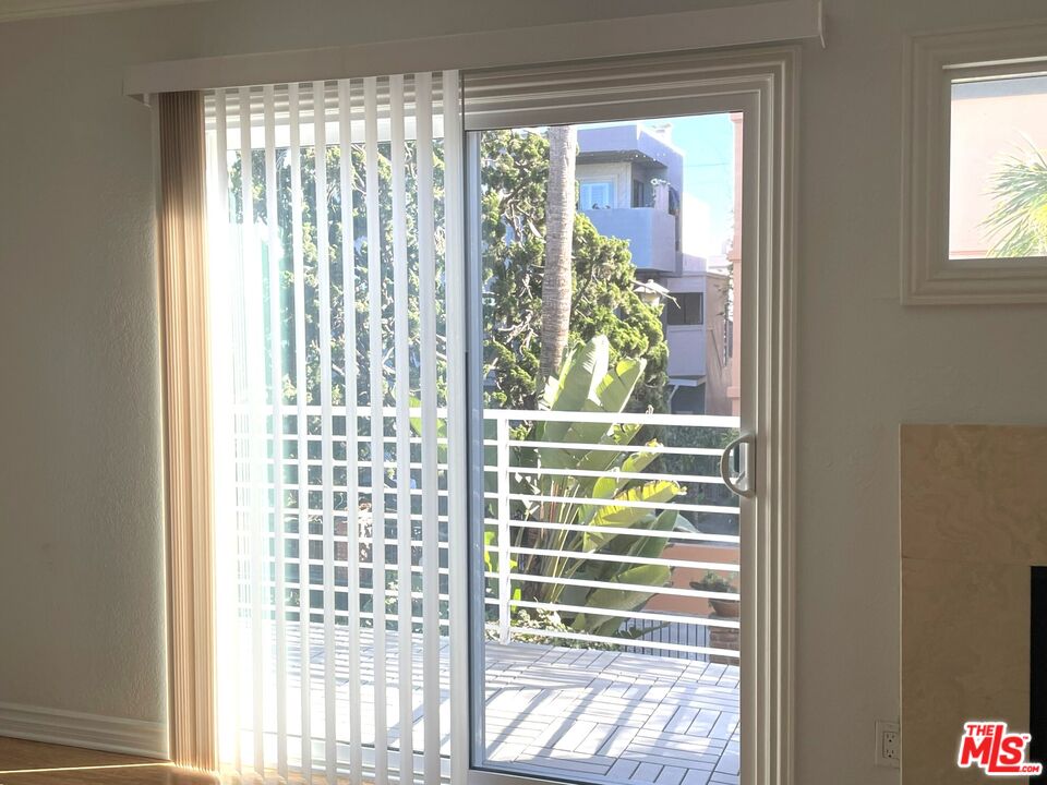 23 Buccaneer Street Marina del Rey, CA 90292 - Photo 4 of 39 a view of a window in a room