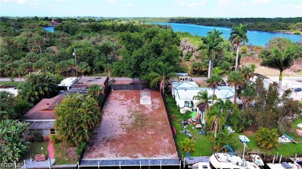$172,000 | 2228 Marina Park Drive, Fort Myers, FL 33905