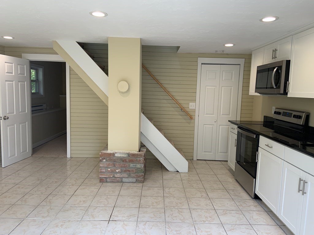 13 Old Town Road Charlton, MA 01507 - Photo 5 of 17 Gallery Image 5