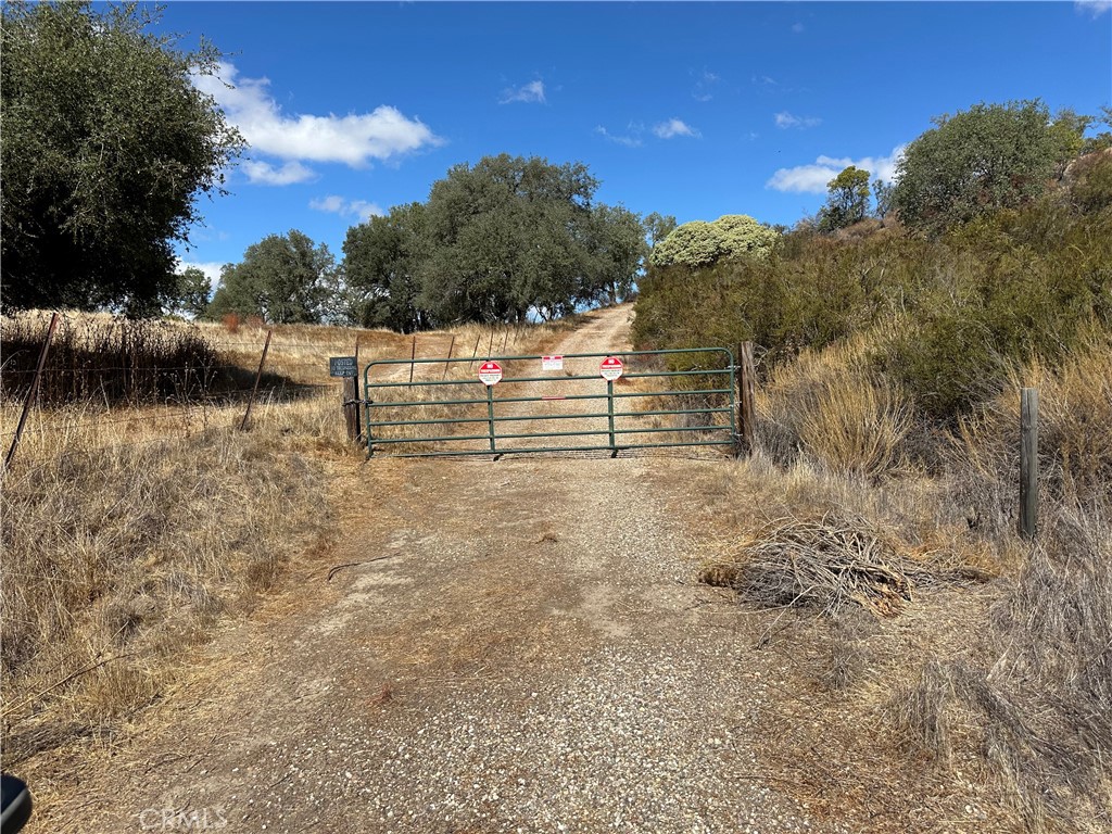52721 Smith Road Bradley, CA 93426 - Photo 11 of 12