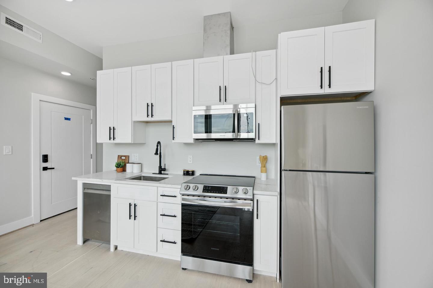 2213 M Street Northeast, Unit 7 Washington, DC 20002 - Photo 2 of 14