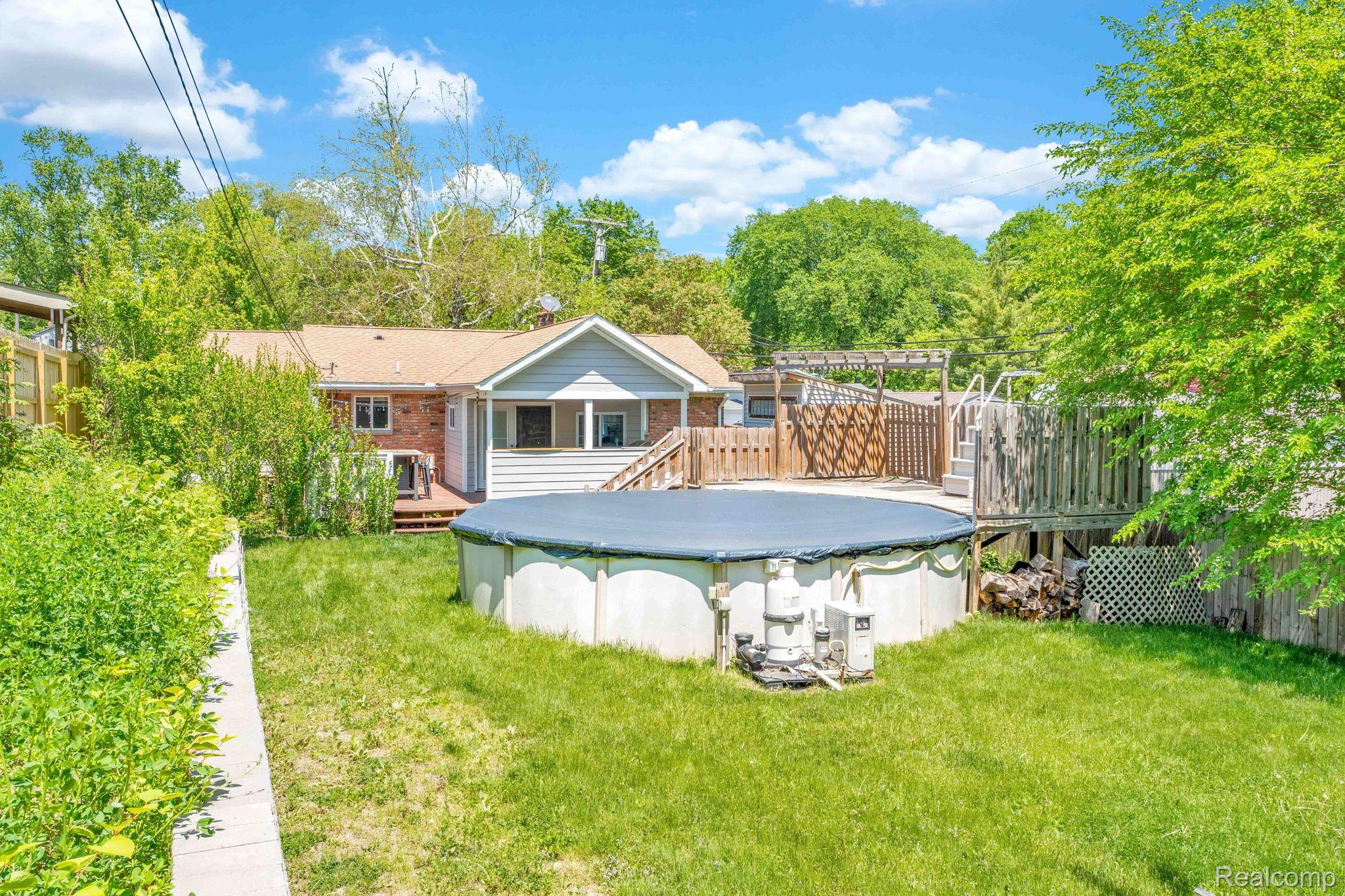 3835 Elmhurst Road Waterford, MI 48328 - Photo 5 of 44 Pool
