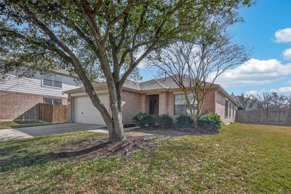 $2,195 | 4719 Silver Spruce Lane, Friendswood, TX 77546
