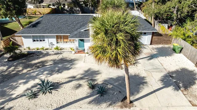 $800,000 | 2019 Chippawa Place, Sarasota, FL 34234