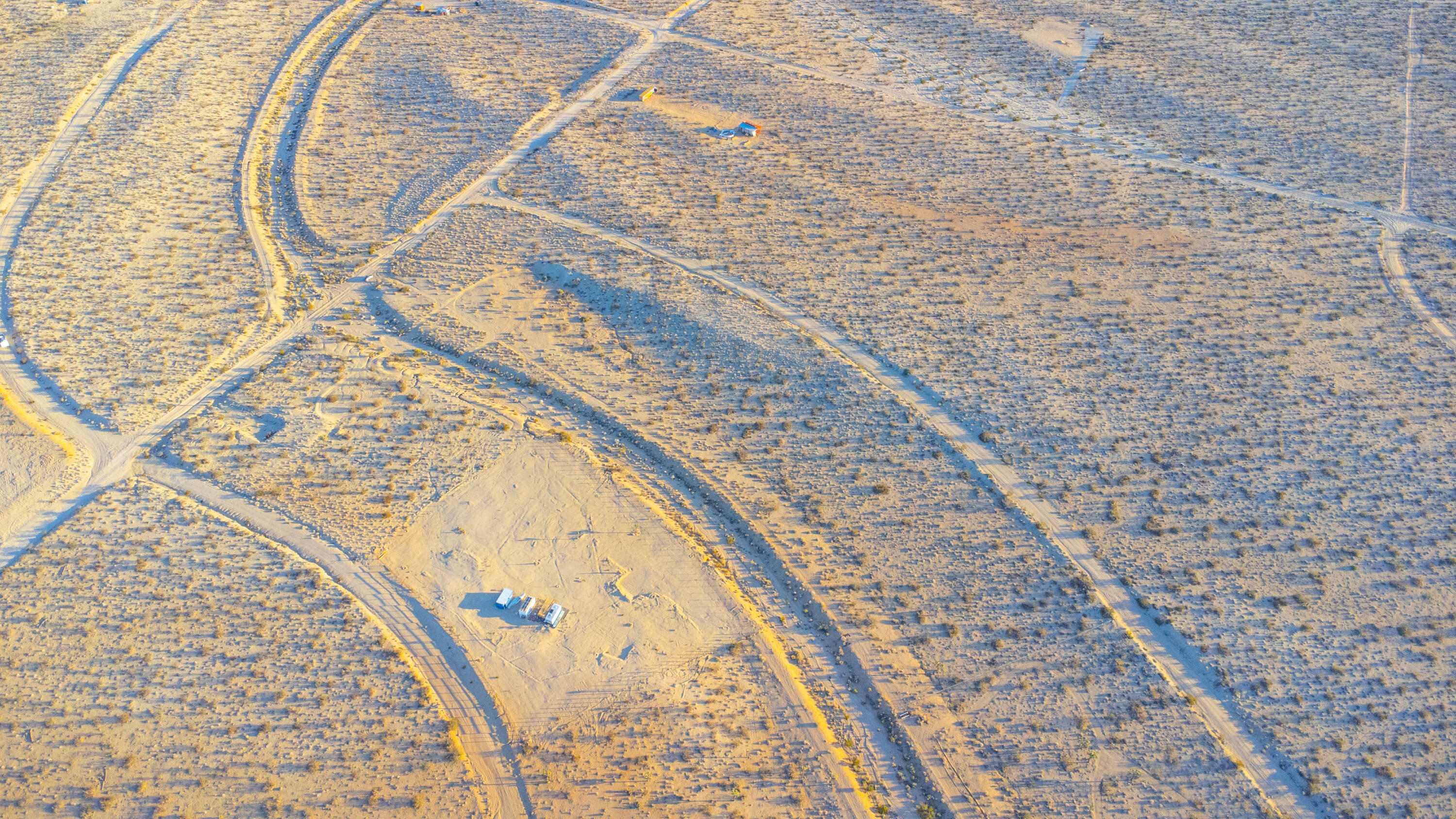 60812 Drexel Road Joshua Tree, CA 92252 - Photo 14 of 22 a view of entryway with wooden floor