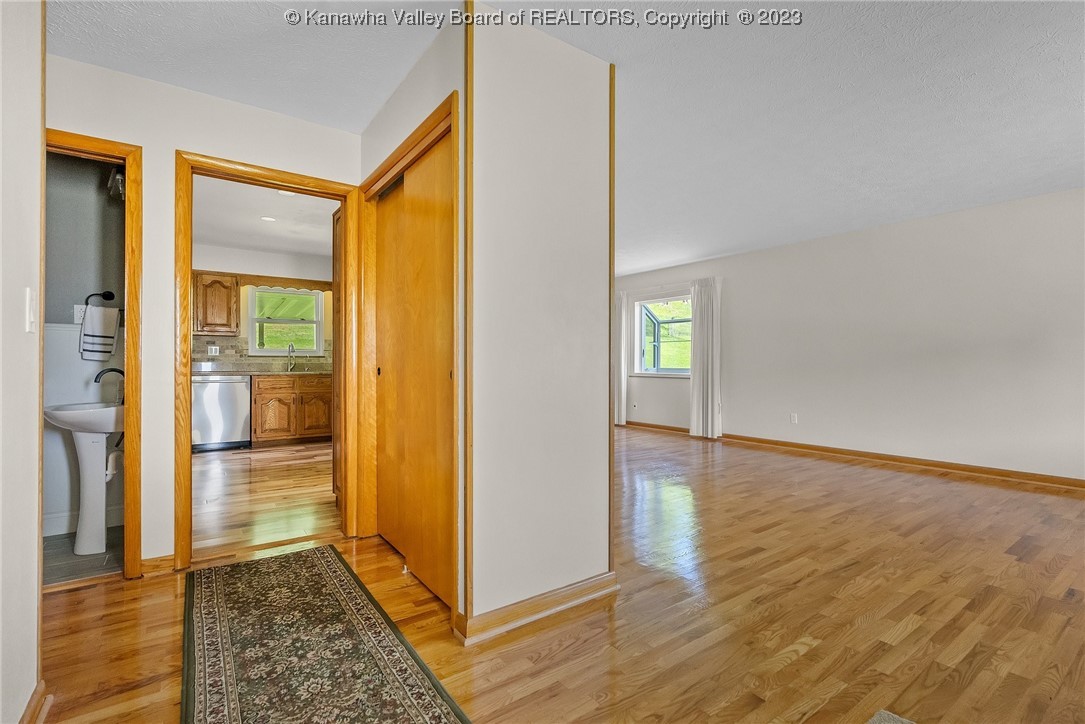 207 Simmons Drive Ripley, WV 25271 - Photo 8 of 19 Gallery Image 8