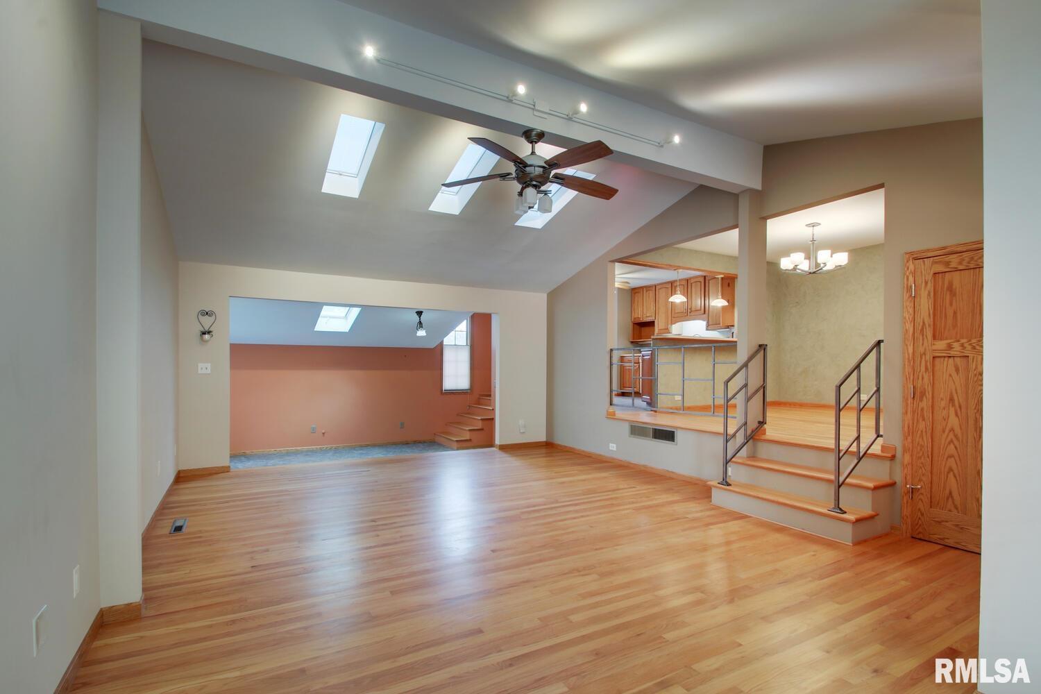3031 Lawrence Road Quincy, IL 62301 - Photo 2 of 10 Gallery Image 2