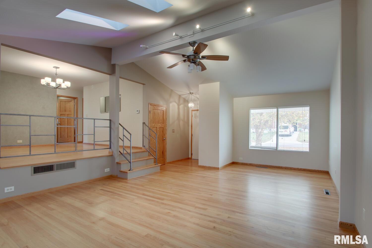 3031 Lawrence Road Quincy, IL 62301 - Photo 6 of 10 Gallery Image 6