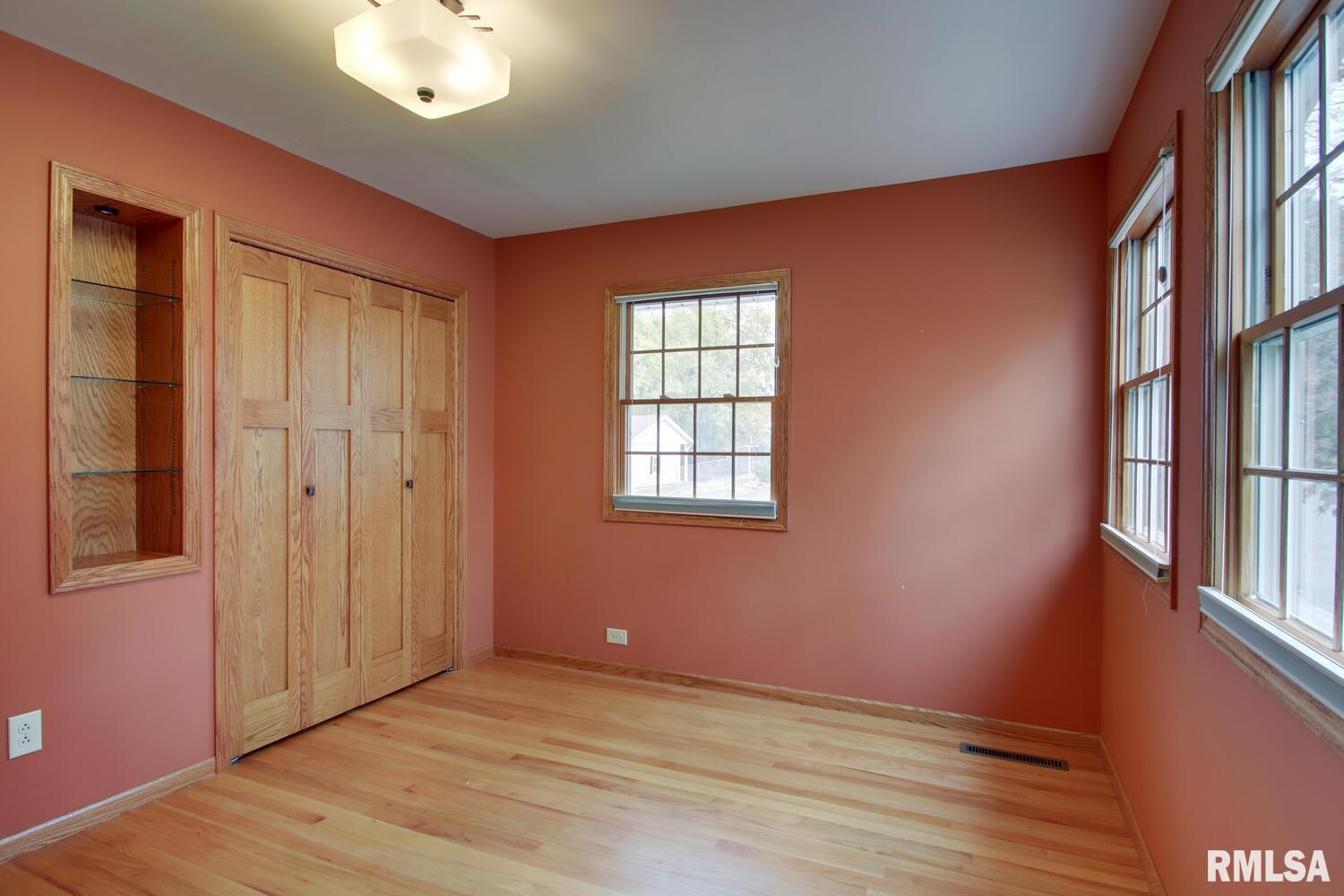 3031 Lawrence Road Quincy, IL 62301 - Photo 9 of 10 Gallery Image 9
