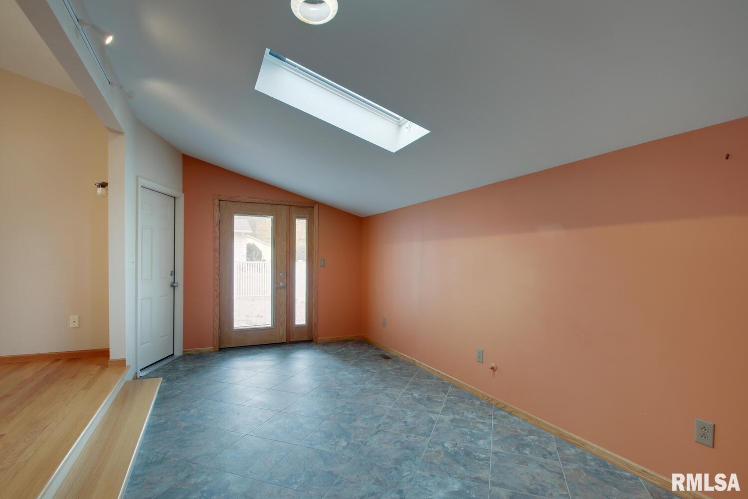 3031 Lawrence Road Quincy, IL 62301 - Photo 10 of 10 Gallery Image 10