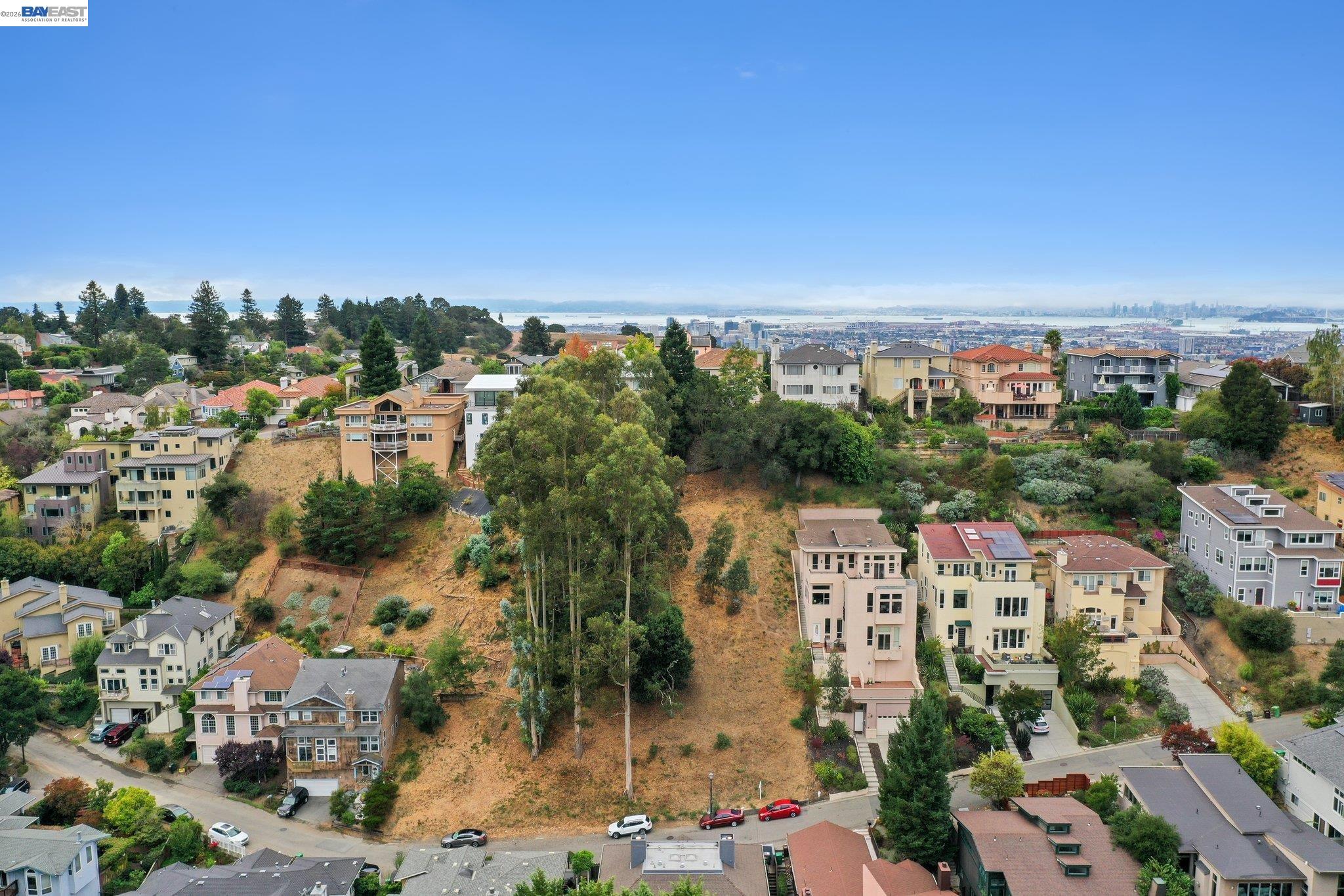 209 Sheridan Road Oakland, CA 94618 - Photo 8 of 11