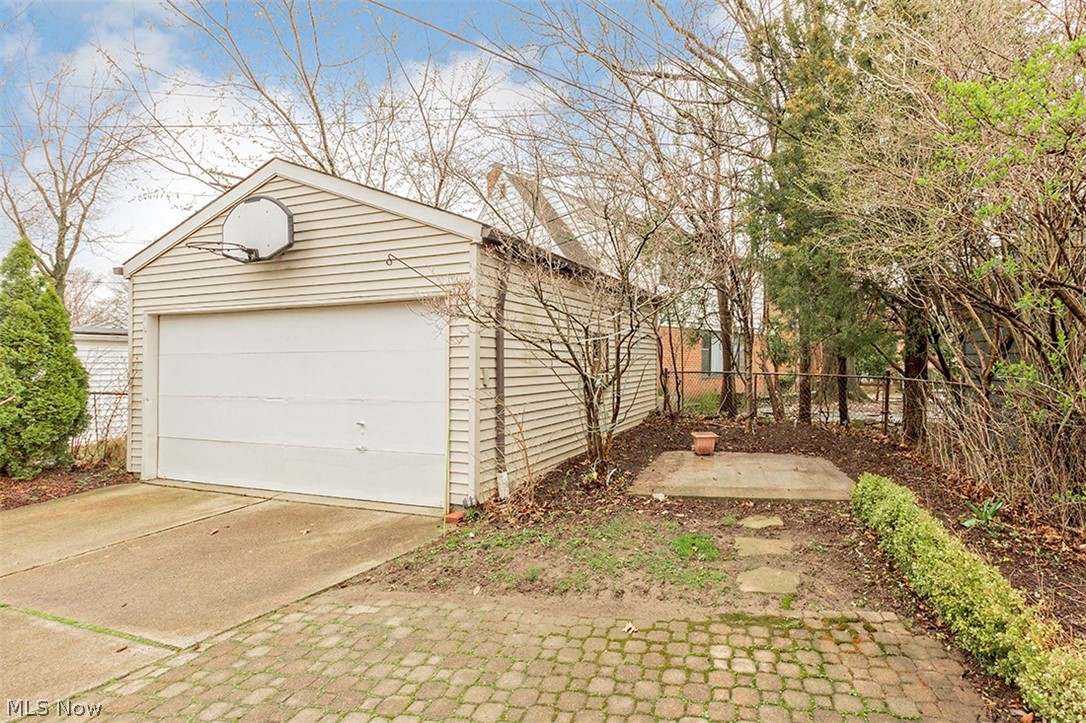 2624 Saybrook Road Cleveland, OH 44118 - Photo 32 of 34 Gallery Image 32