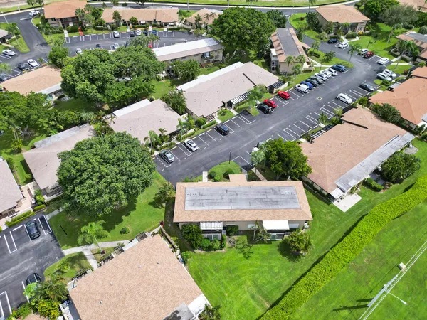 $2,000 | 13771 Via Aurora, Unit D, Delray Beach, FL 33484