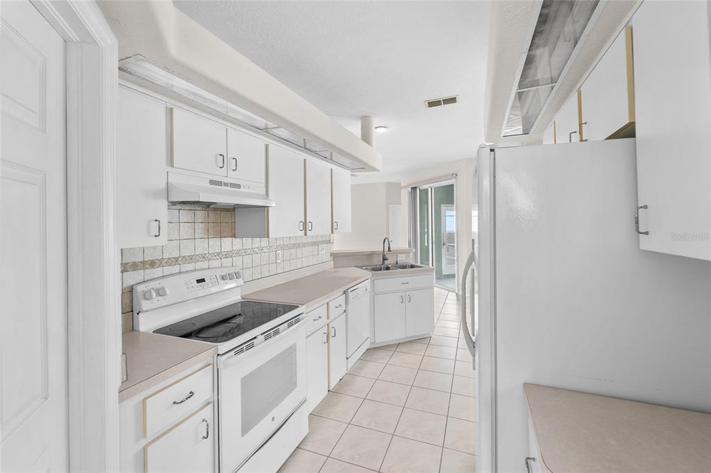 7040 Frascati Loop Wesley Chapel, FL 33544 - Photo 12 of 55 Gallery Image 12