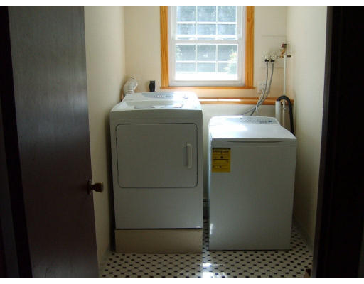 174 Armsby Road Sutton, MA 01590 - Photo 19 of 30 a utility room with dryer and washer