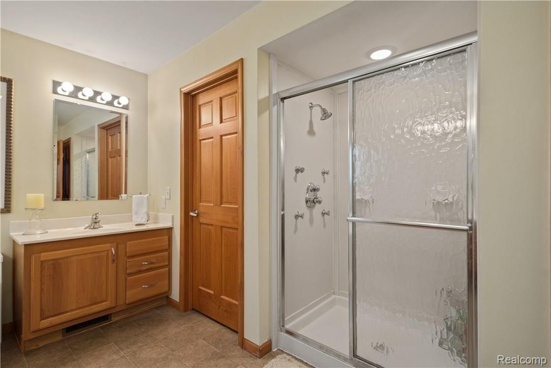 6355 North River Road Freeland, MI 48623 - Photo 21 of 51 DSC_3830.jpg