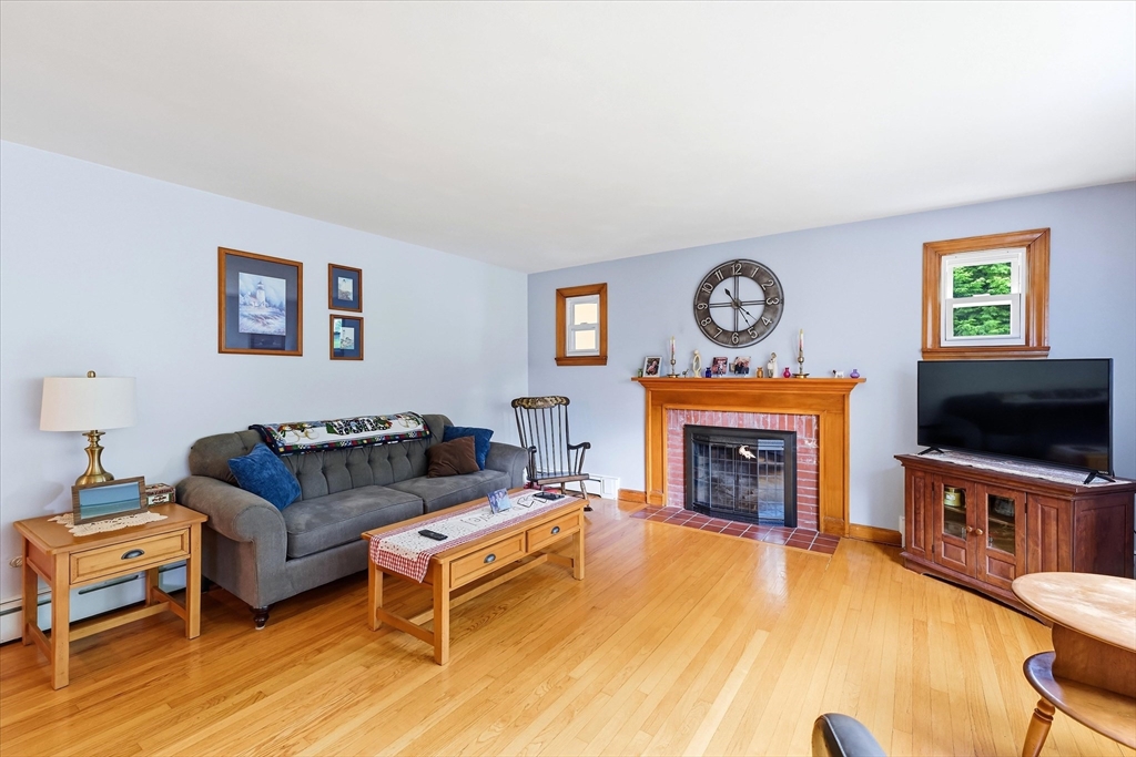 177 Whitaker Road Westfield, MA 01085 - Photo 8 of 41 Gallery Image 8