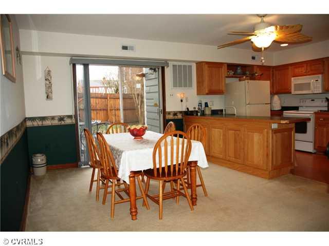 815 Roehampton Court North Chesterfield, VA 23235 - Photo 6 of 14 Kitchen - Another view of kitchen--all kitchen appliances convey