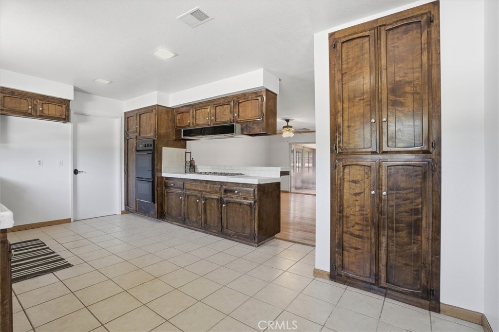 652 Pomeroy Road Nipomo, CA 93444 - Photo 14 of 60 Kitchen