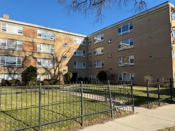 $1,750 | 6103 North Seeley Avenue, Unit 4, Chicago, IL 60659