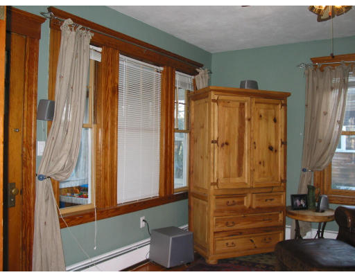 124 Hampshire Road Methuen, MA 01844 - Photo 5 of 11 Gallery Image 5