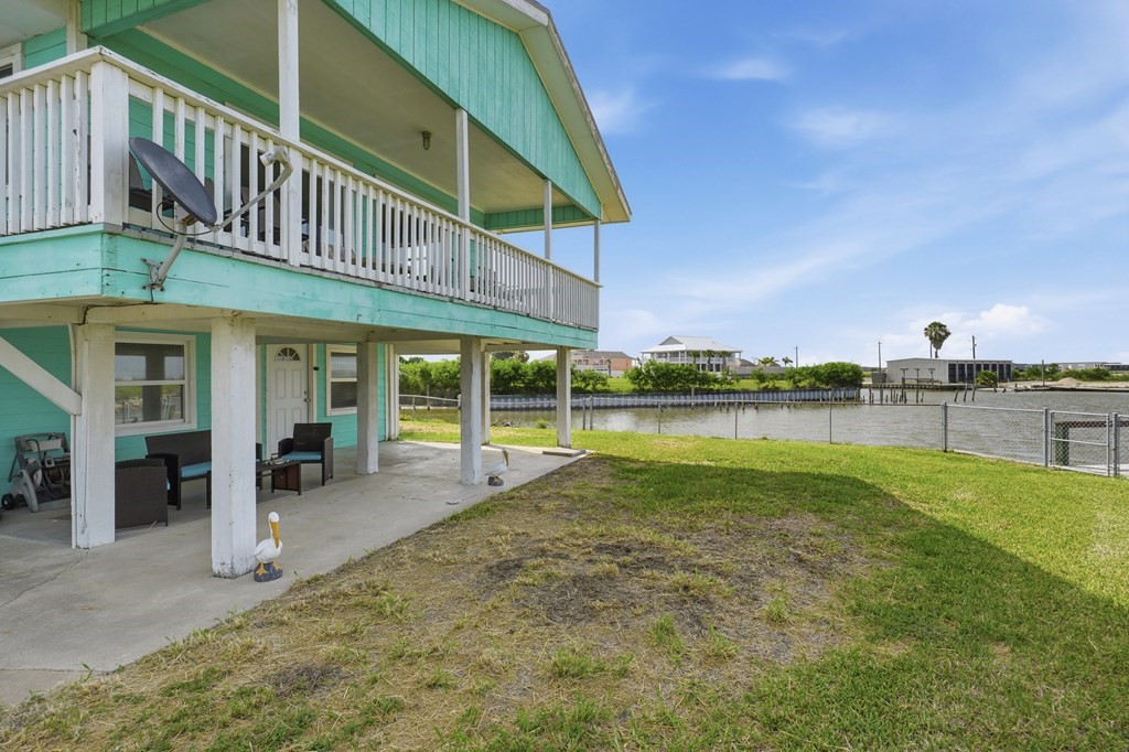 554 Copano Cove Road Rockport, TX 78382 - Photo 3 of 40