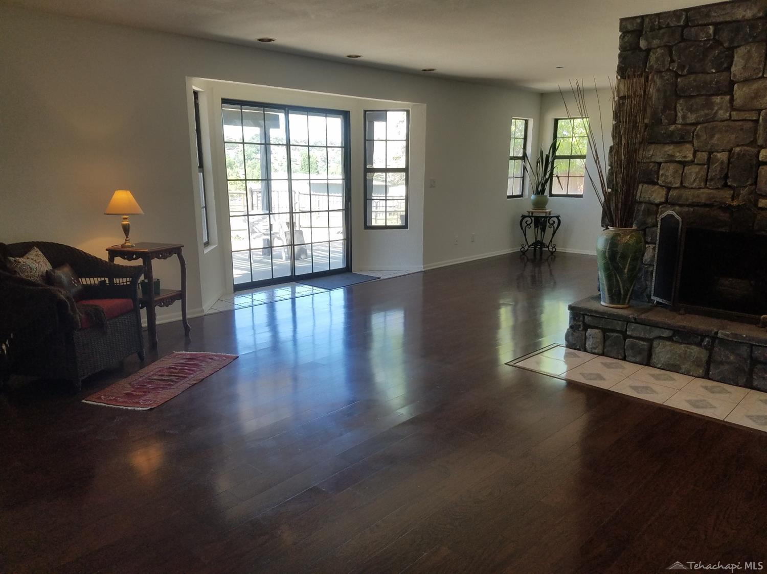26300 Bear Valley Road Tehachapi, CA 93561 - Photo 40 of 44 Gallery Image 40