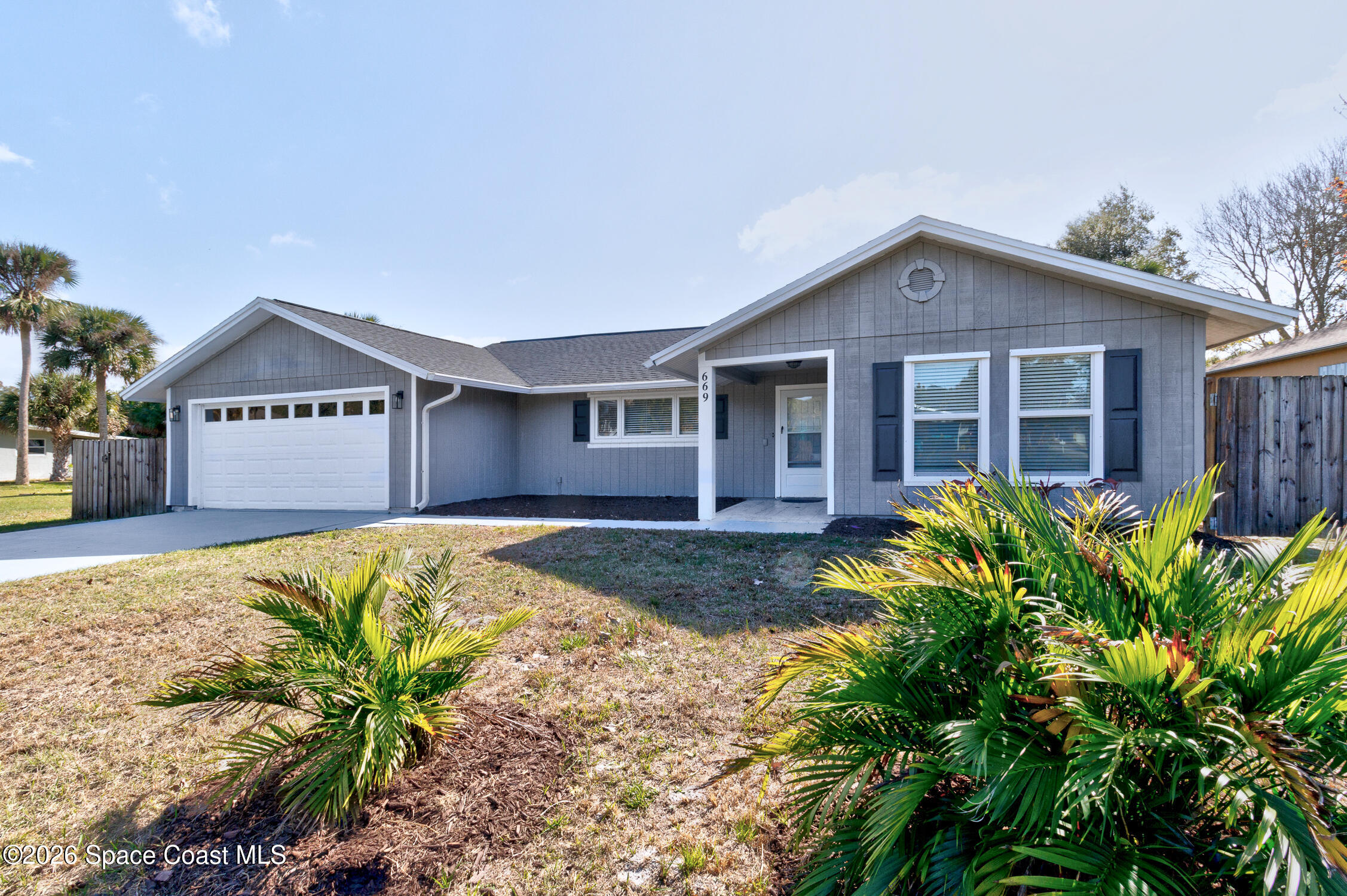 669 Vocelle Avenue Sebastian, FL 32958 - Photo 4 of 37 2