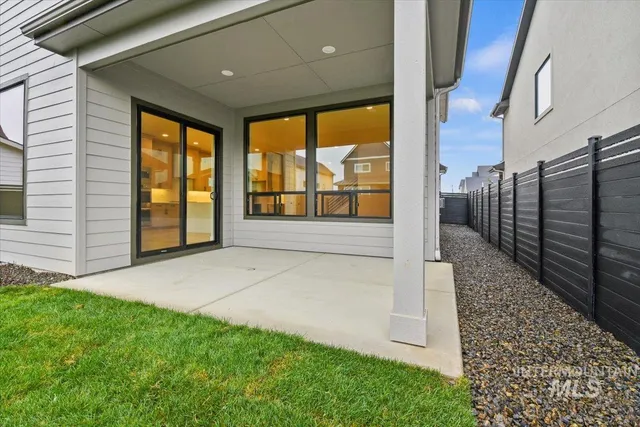 $719,900 | 7660 West Old School Street, Unit ROUGE, Meridian, ID 83646