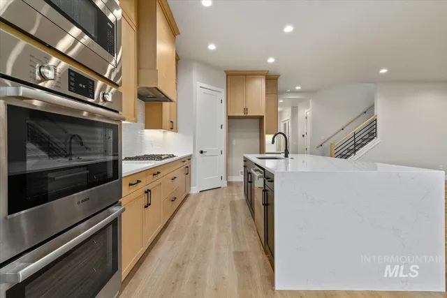 $719,900 | 7660 West Old School Street, Unit ROUGE, Meridian, ID 83646