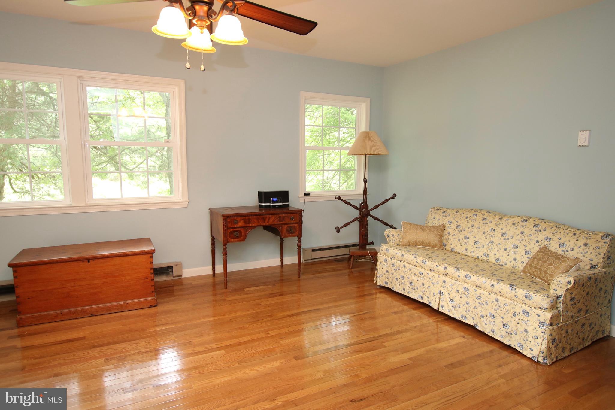 339 Whorton Hollow Road Castleton, VA 22716 - Photo 15 of 38 Living Room