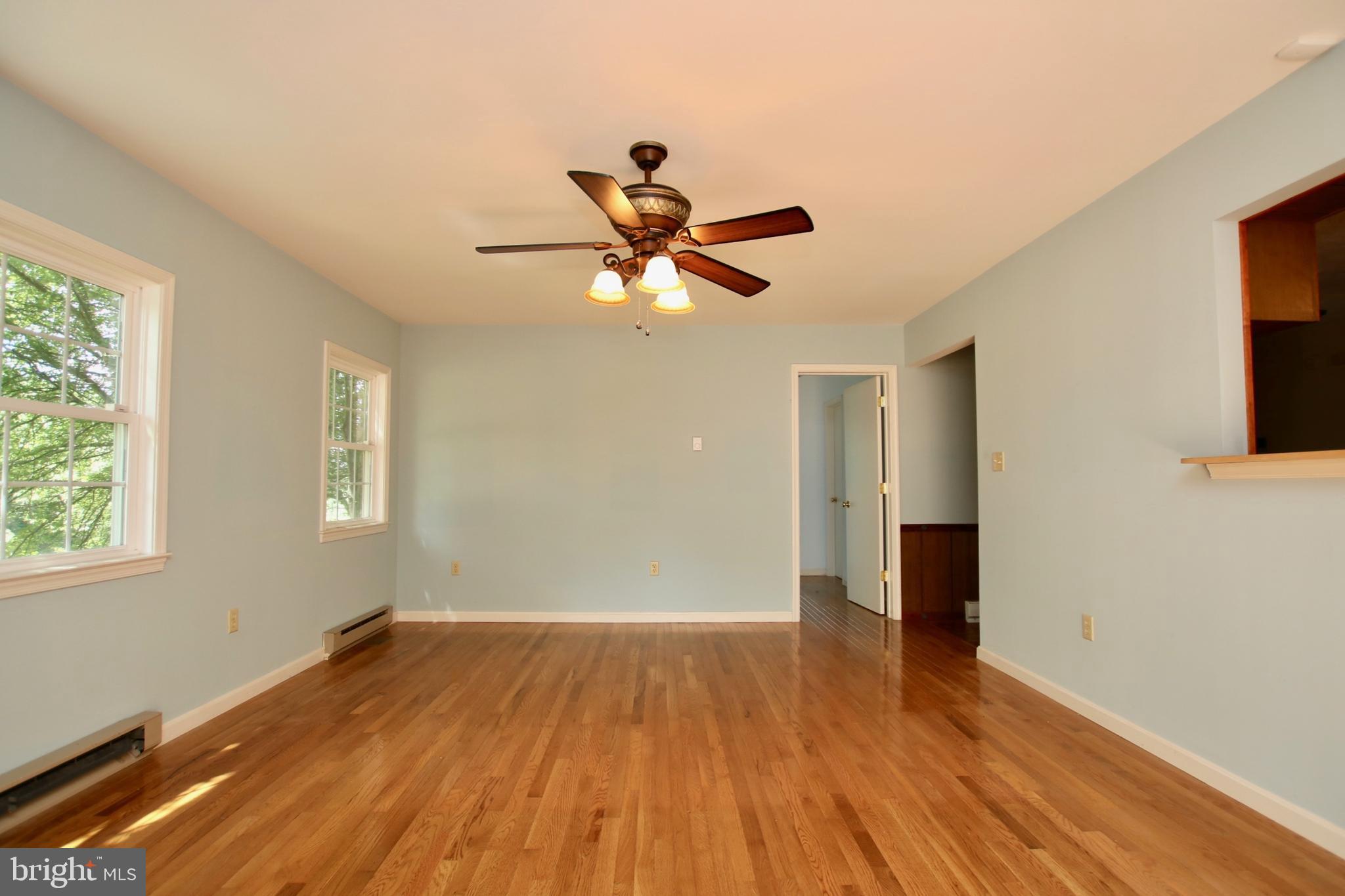 339 Whorton Hollow Road Castleton, VA 22716 - Photo 17 of 38 Living Room