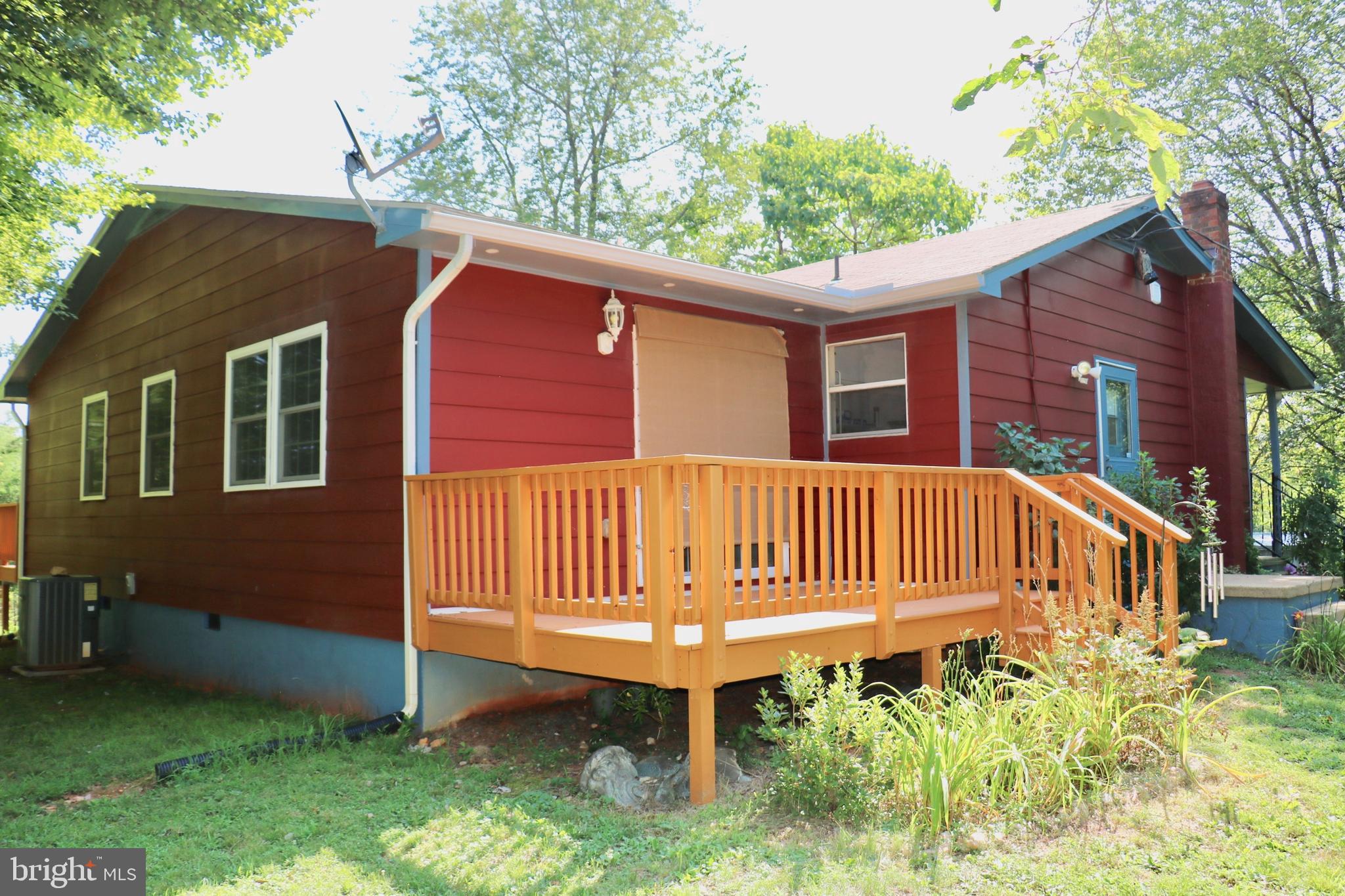 339 Whorton Hollow Road Castleton, VA 22716 - Photo 3 of 38 Side Deck