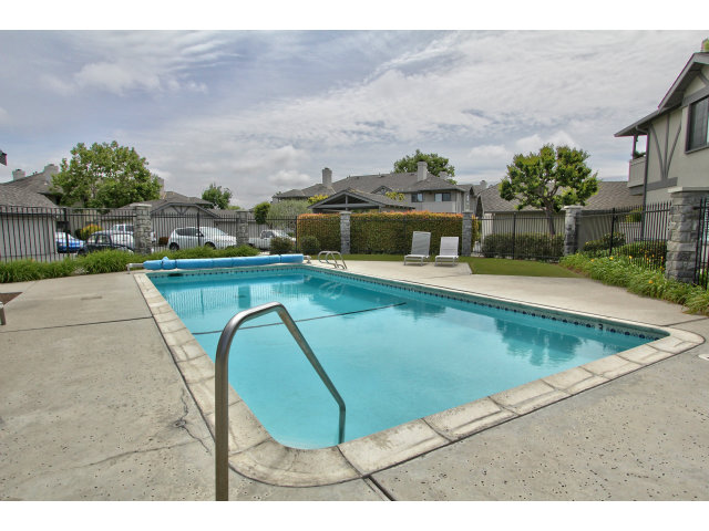 1057 Riker Street, Unit 8 Salinas, CA 93901 - Photo 9 of 11 Gallery Image 9