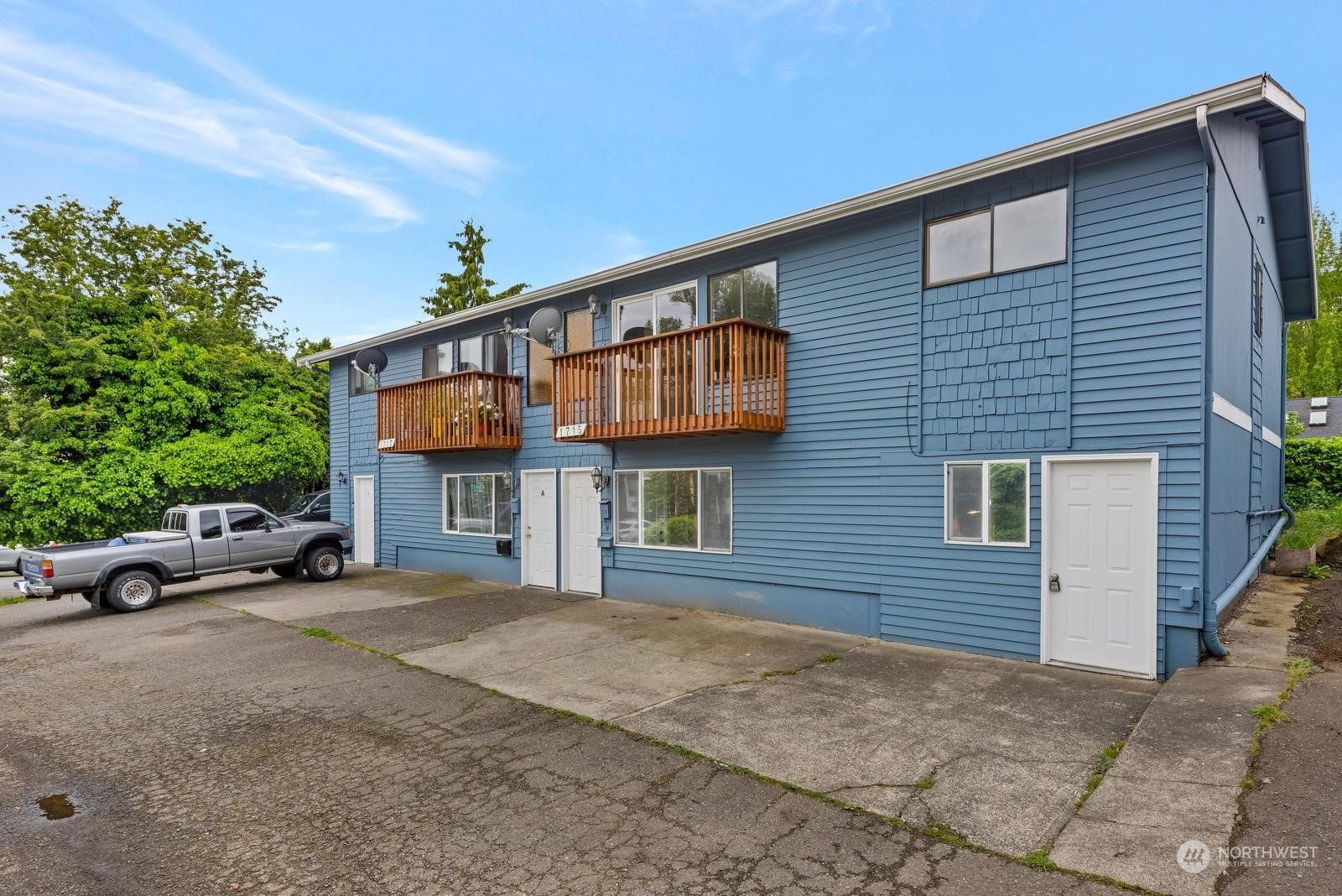 1715 16th Avenue South Seattle, WA 98144 - Photo 2 of 38 a view of a house with a street