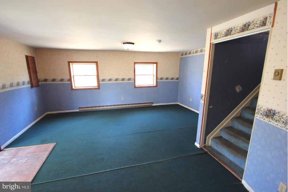 2800 Halter Road Westminster, MD 21158 - Photo 11 of 18 Family Room