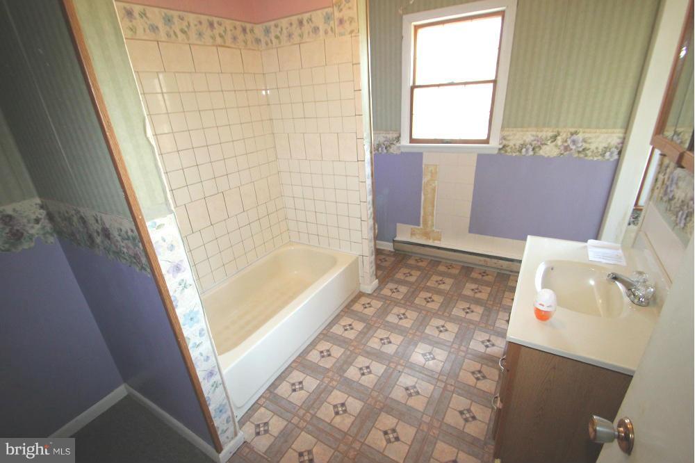 2800 Halter Road Westminster, MD 21158 - Photo 14 of 18 Bath