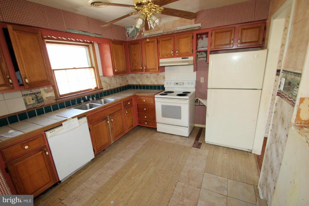 2800 Halter Road Westminster, MD 21158 - Photo 5 of 18 Kitchen