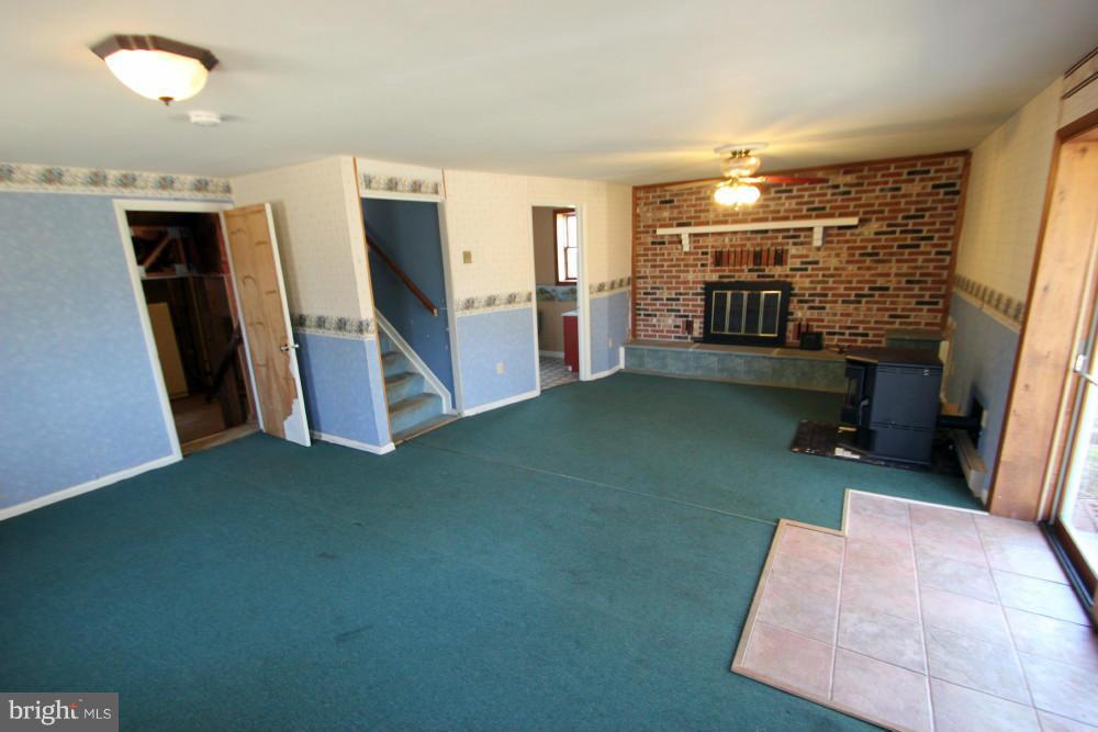 2800 Halter Road Westminster, MD 21158 - Photo 10 of 18 Family Room