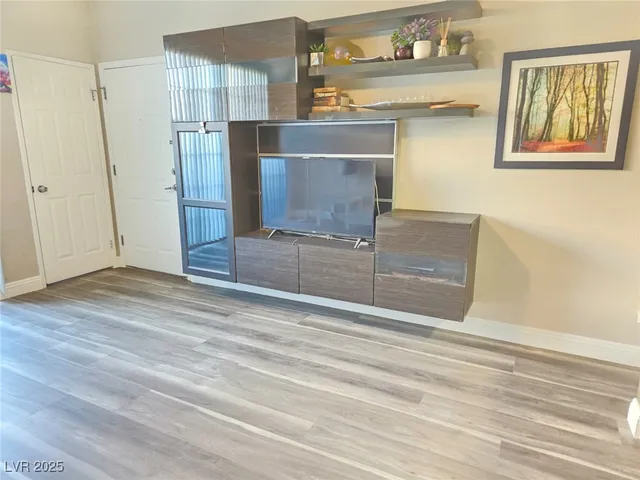 $1,350 | 5154 South Jones Boulevard, Unit 102, Las Vegas, NV 89118